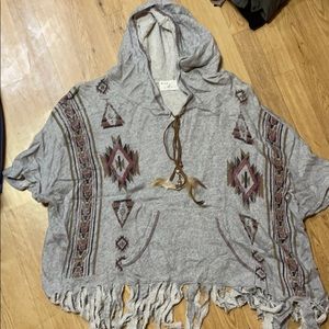 Vitnage Havanah sweatshirt poncho